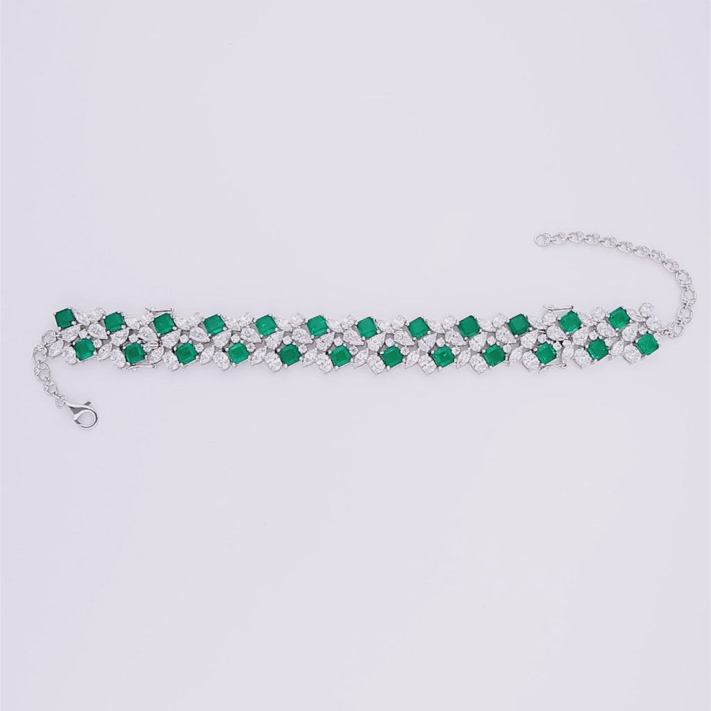 Emerald Glimer Bracelet Cum Choker