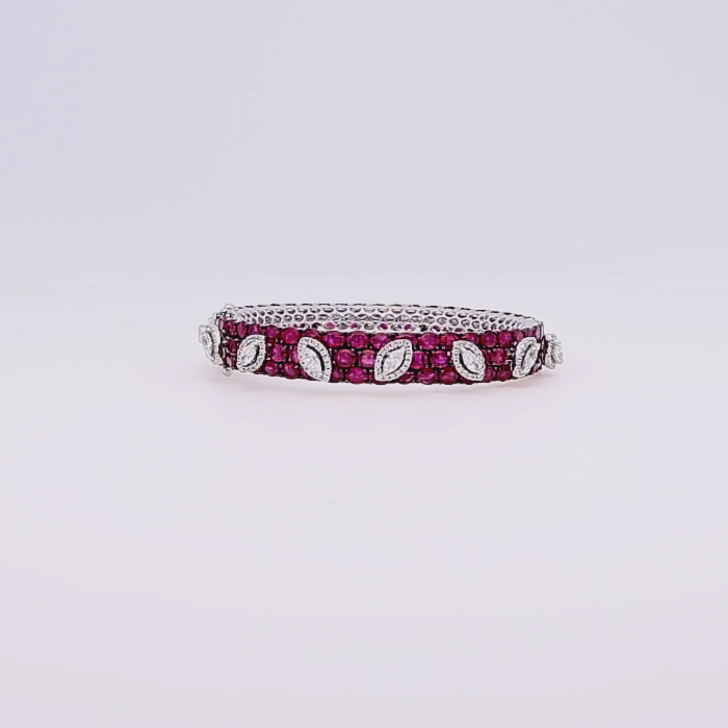 Solvine Whisper Bracelet