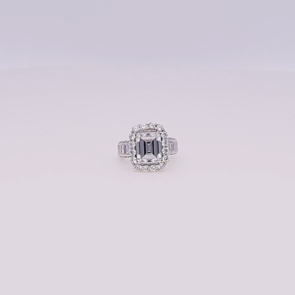 Brillio Crest Ring